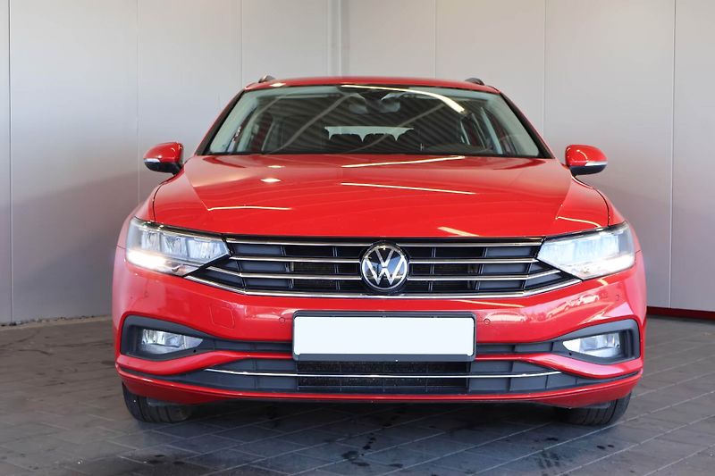 Volkswagen Passat 2.0 TDI Business Cockpit ACC - fotka 3 z 14