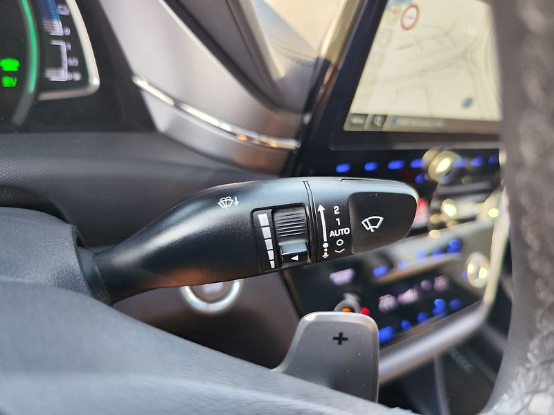 Hyundai Ioniq 1.6 GDI/104kW MY20 Style PHEV - fotka 28 z 37