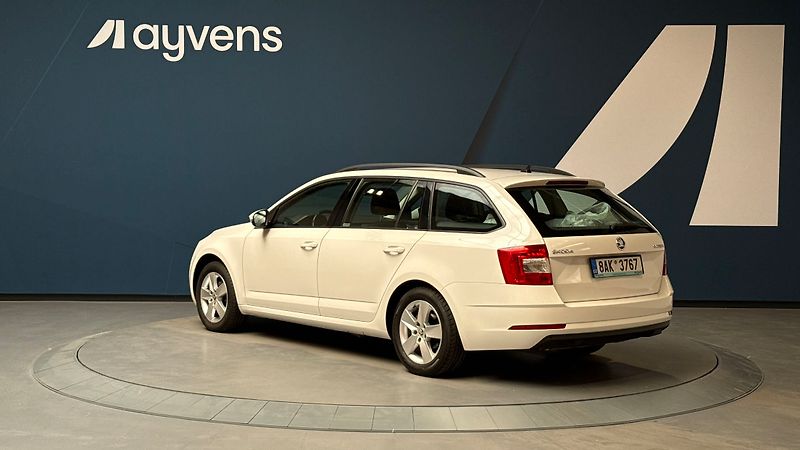 Škoda Octavia 1.6 TDI 85kW Ambition Combi - fotka 3 z 4