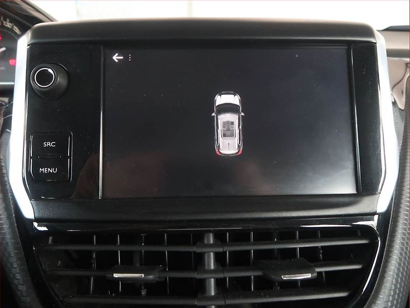 Peugeot 2008 (2018) 1.2 PureTech, Automat - fotka 15 z 16