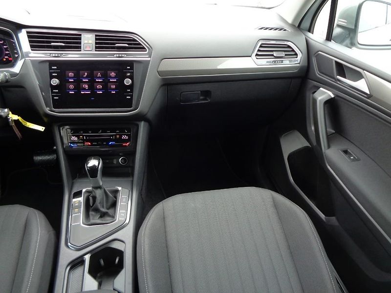 Volkswagen Tiguan 2.0 TDI DSG Life 7 míst 110kW - fotka 21 z 30