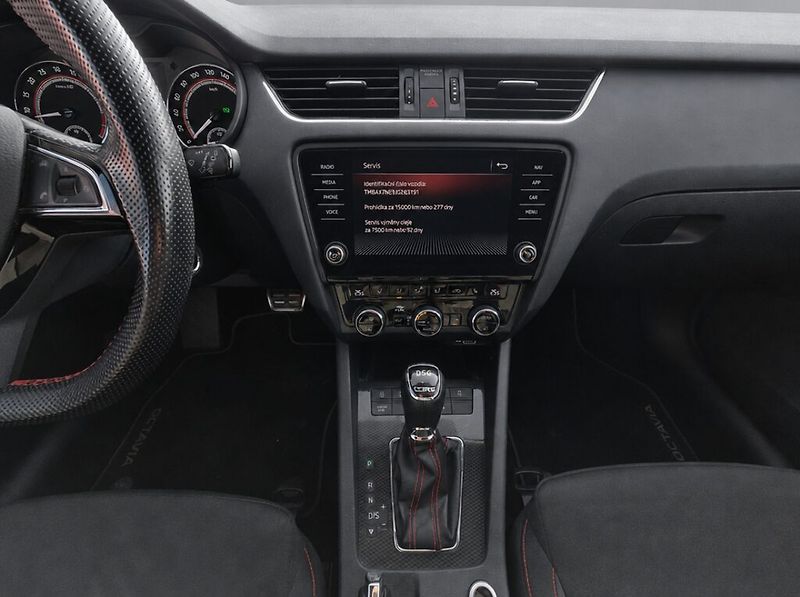 Škoda Octavia (2018) RS 2.0 TDi 135KW DSG - fotka 15 z 23