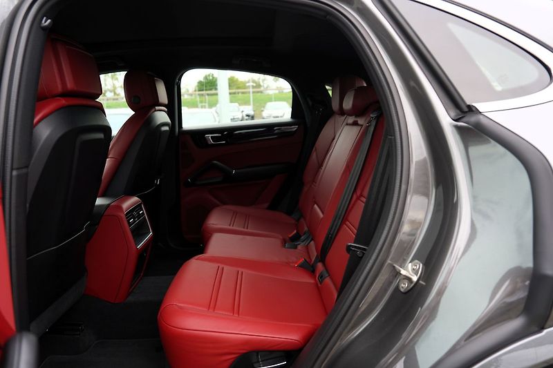 Porsche Cayenne 3.0 V6 Coupé/ČR/1.maj./340Ps - fotka 34 z 47