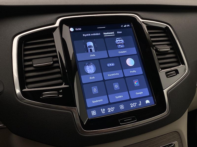 Volvo XC90 B5 AWD CORE AUT CZ - fotka 45 z 58