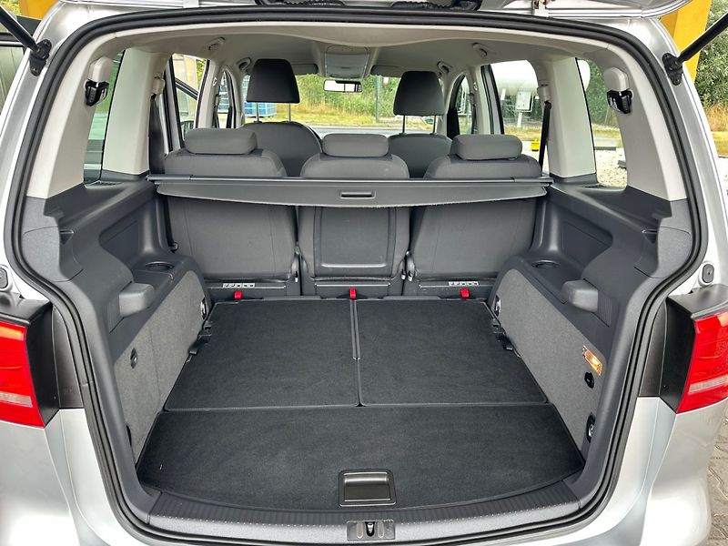 Volkswagen Touran (2011) 1.2TSi PĚKNÝ STAV, PO SERVISU - fotka 18 z 18