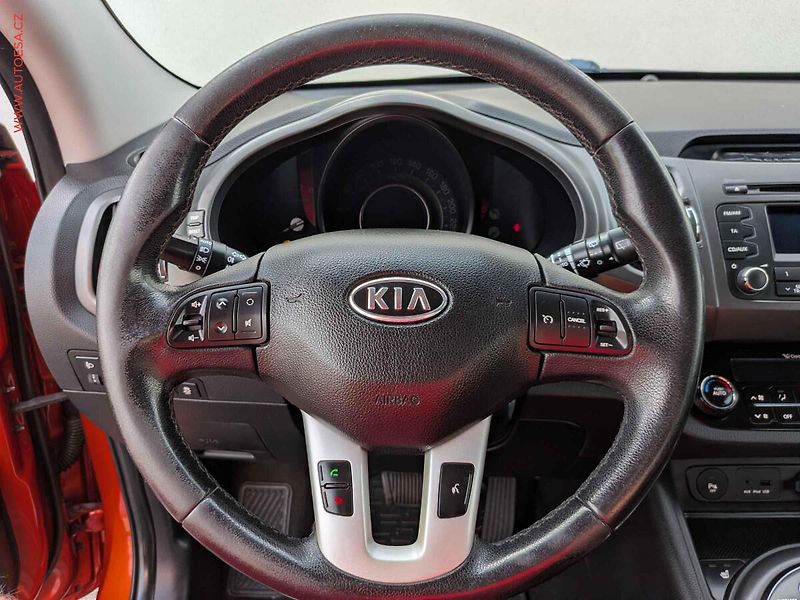 Kia Sportage (2012) 2.0CWT 4x4, ČR, AT - fotka 13 z 18