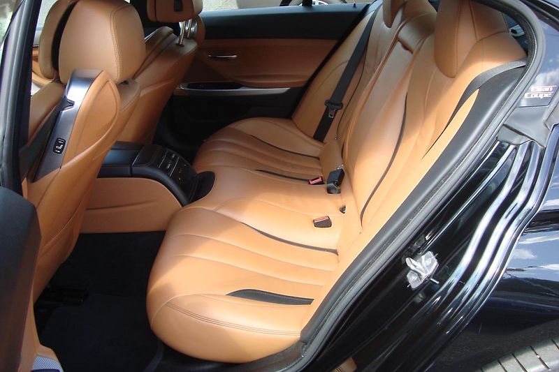 BMW Řada 6 (2016) Gran Coupé 640d M Xdrive,ČR - fotka 36 z 78