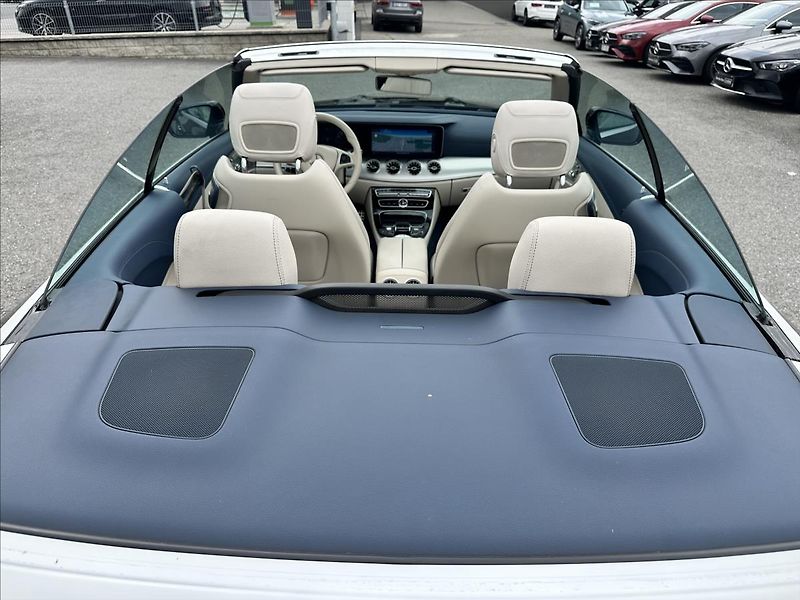 Mercedes-Benz Třídy E E 400 4MATIC kabriolet - fotka 12 z 14
