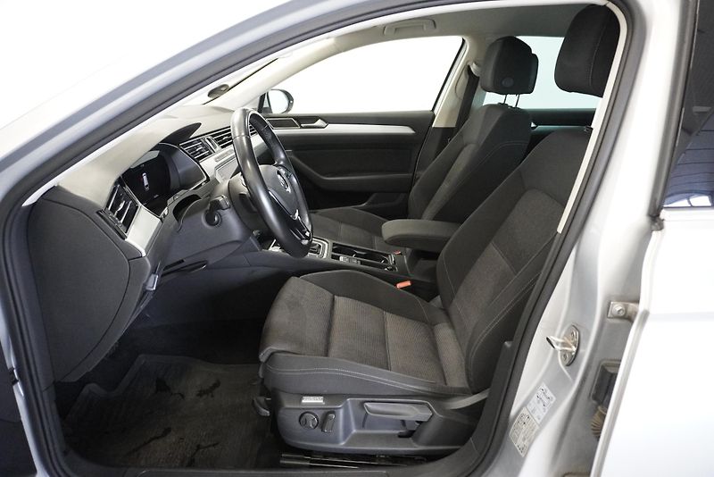 Volkswagen Passat (2019) PASSAT  1,5 TSI FACELIFT AUT. - fotka 13 z 30