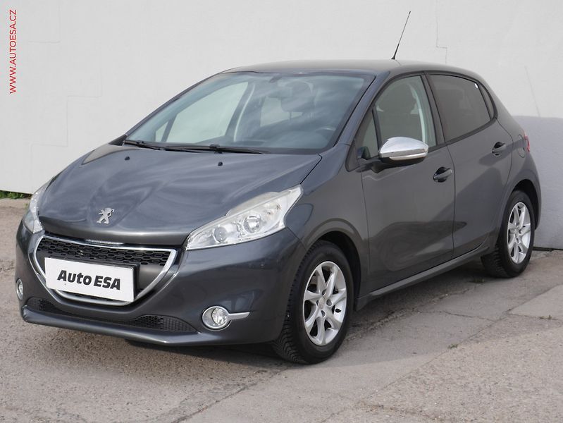Peugeot 208 (2013) 1.2 VTi, AC, tempo, park - fotka 3 z 15