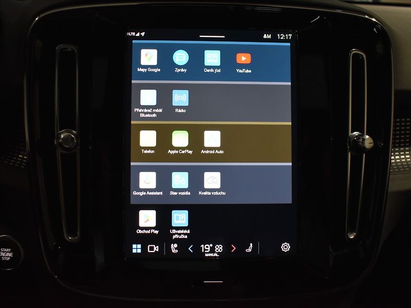 Volvo XC40 2,0 B4 PLUS Dark BLIS,Bezklíč - fotka 18 z 22