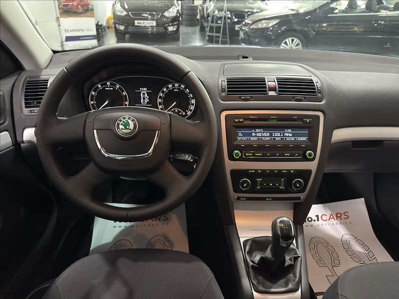 Škoda Octavia 1,4   TSI STYLE XENON SERVIS - fotka 19 z 35