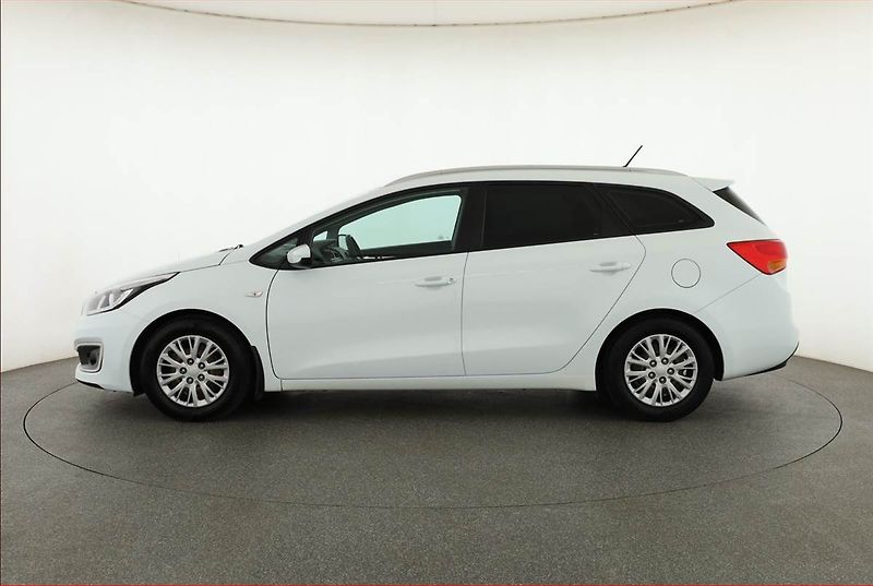 Kia Ceed (2018) 1.6 GDI, Serv.kniha, Tempomat - fotka 3 z 13