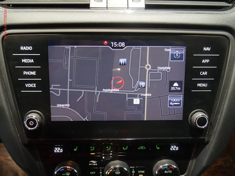 Škoda Octavia (2018) 2.0TSi, ČR, L&K, DSG, LED - fotka 17 z 24