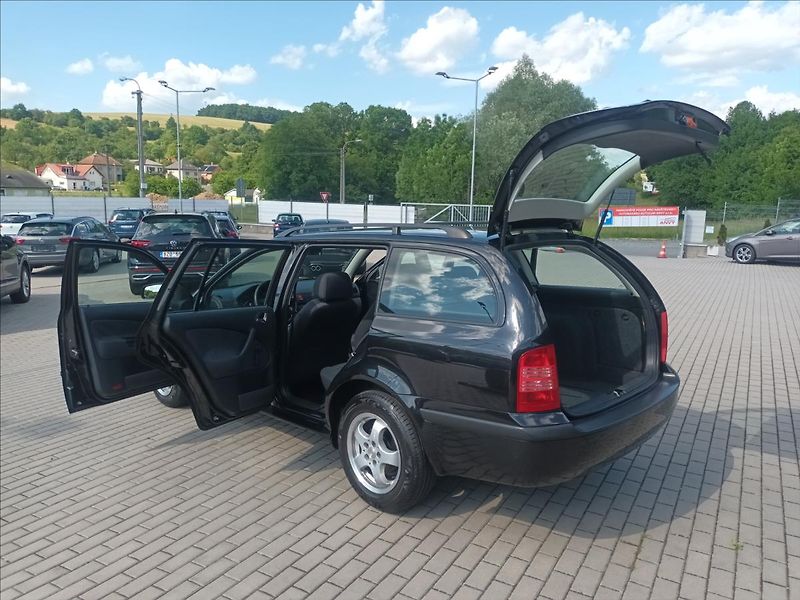 Škoda Octavia 1,6 MPI,75KW,KLIMA,SERVIS,KOLA - fotka 10 z 31