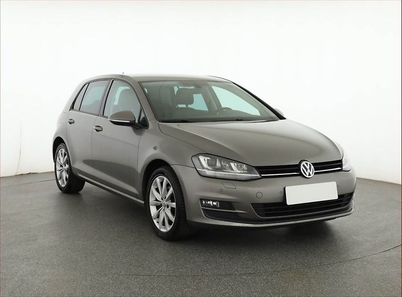 Volkswagen Golf (2017) Comfortline 1.4 TSI, ČR,1.maj - fotografie inzerátu