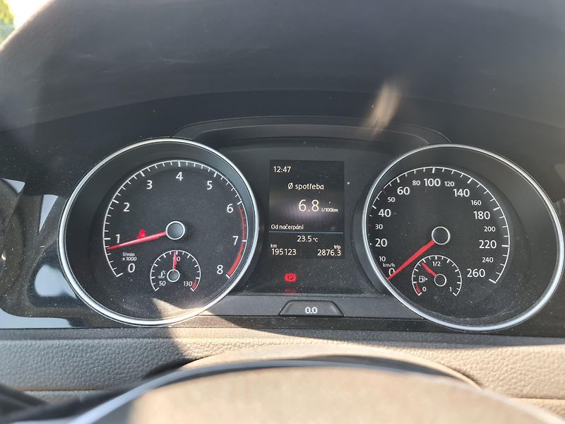 Volkswagen Golf (2018) VII 1.4 TSi COMFORTLINE 92-KW  - fotka 23 z 26
