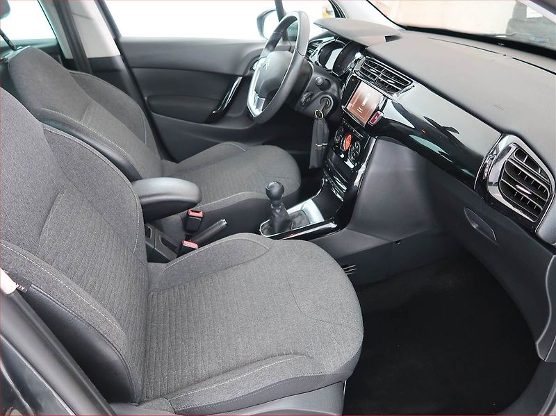 Citroën C3 (2016) Exclusive 1.2 VTi, Tempomat - fotka 9 z 18