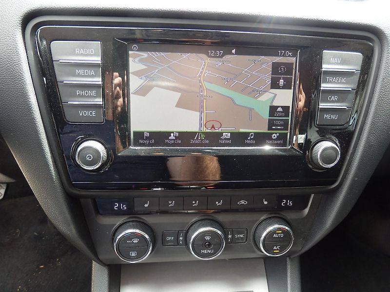Škoda Octavia 2.0 TDI 110 kW 6x AIRBAG - fotka 16 z 17