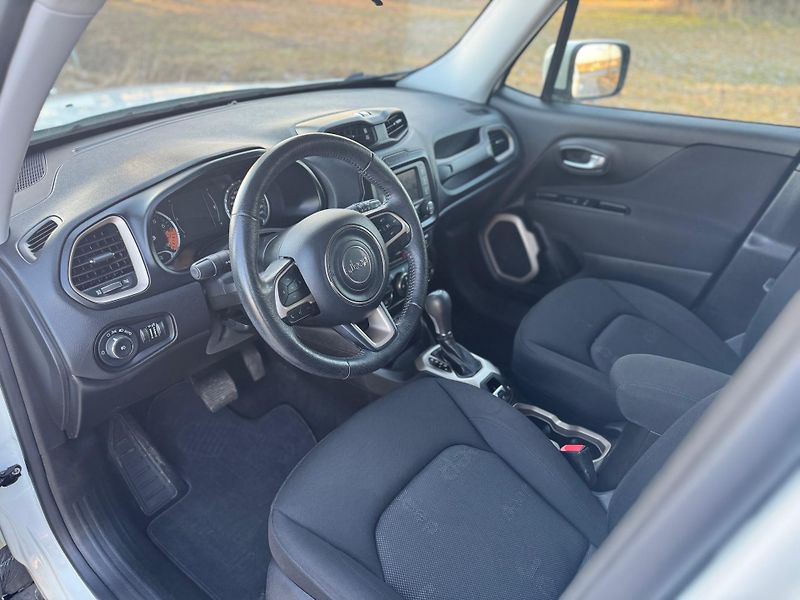 Jeep Renegade (2015) 2.4 AUTOMAT 4x4,SERVISNÍ KNIHA - fotka 16 z 30
