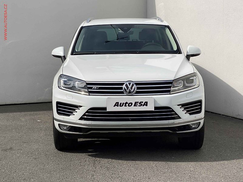 Volkswagen Touareg (2017) 3.0TDi 4x4, ČR, R-Line, TZ - fotka 2 z 23