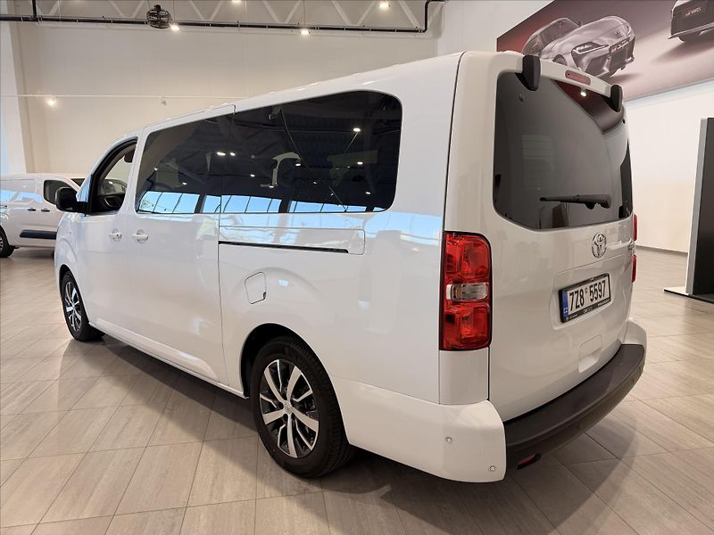 Toyota ProAce Verso 2,0 L2  Family 8S  2.0L Diesel - fotka 3 z 13