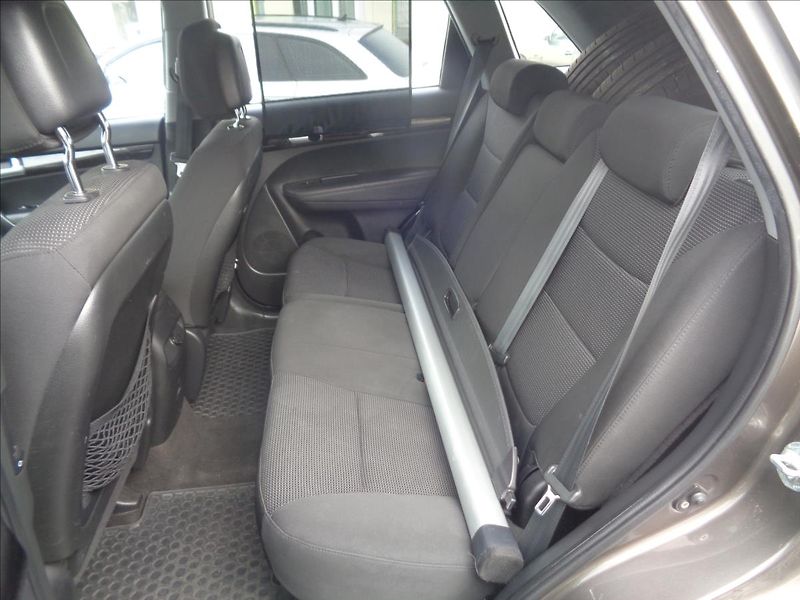 Kia Sorento 2,2 - fotka 16 z 19