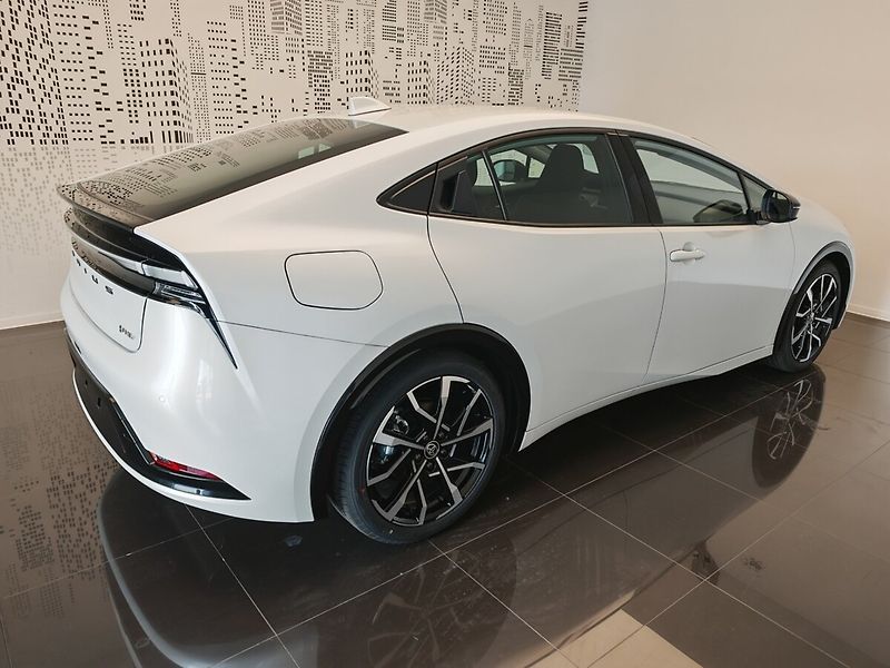 Toyota Prius 2.0 Plug-in Hybrid Prestige - fotka 4 z 38
