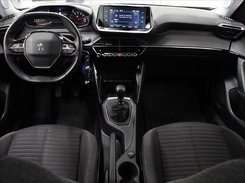 Peugeot 2008 1,2 PureTech 74kW Tažné 46km! - fotka 8 z 21