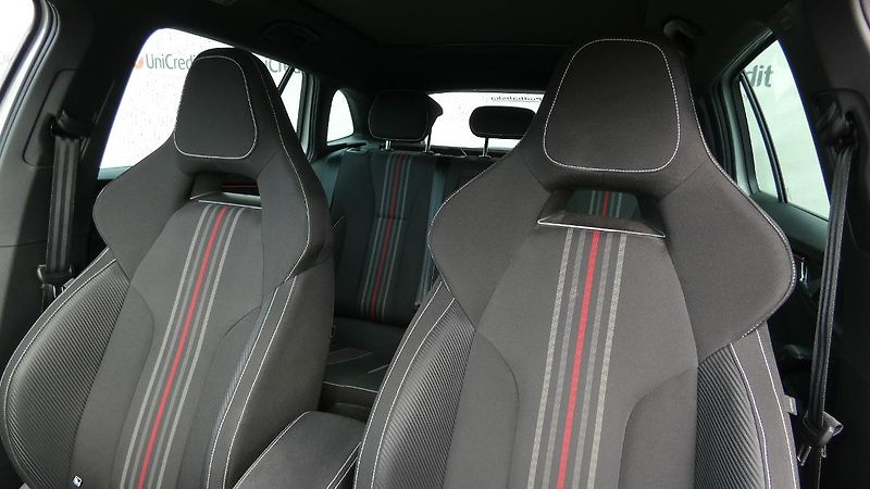 Škoda Scala 1,5TSI DSG Monte Carlo - fotka 7 z 25