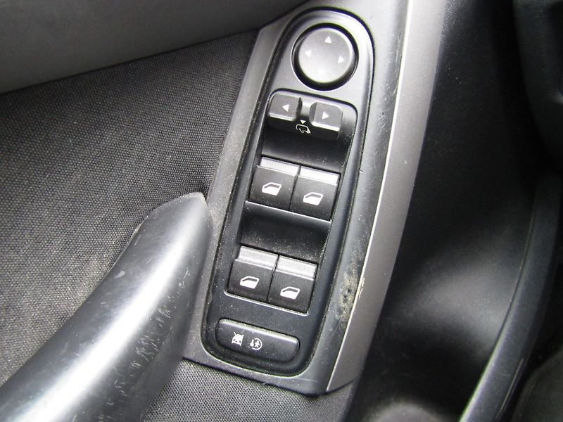Citroën C4 Picasso (2010) 1.6 16V 88kW - fotka 27 z 33