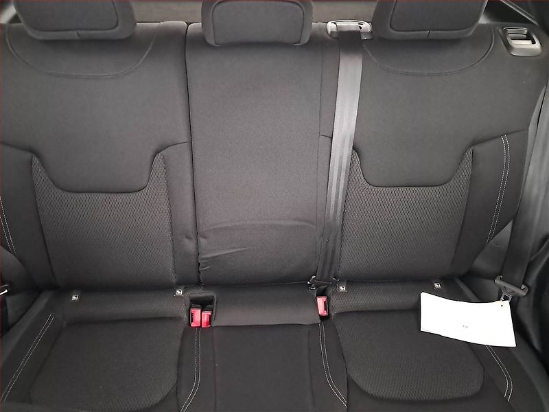 Jeep Renegade (2019) Limited 1.3 T-GDI, Automat - fotka 10 z 23