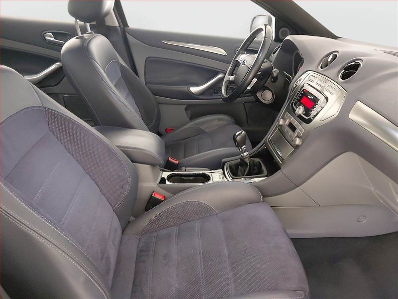 Ford Mondeo (2007) 2.5 Duratec, Park. senzory - fotka 9 z 18