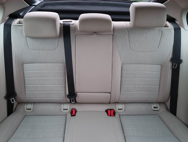 Škoda Octavia (2016) 2.0 TDI, Navi, Xenony - fotka 10 z 15
