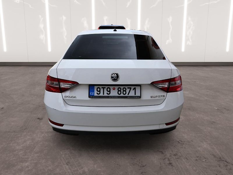 Škoda Superb (2016) - fotka 3 z 18