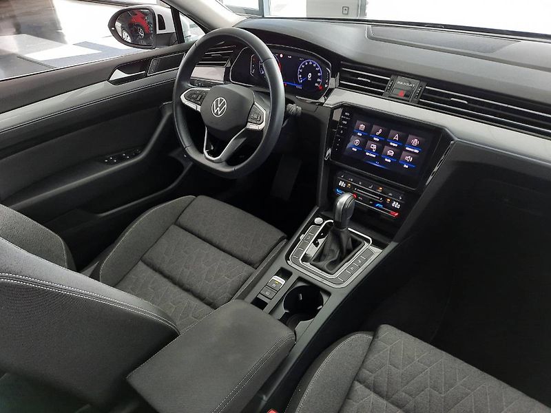 Volkswagen Passat Variant (2023) 2.0 TDI (110kW/150k) DSG, Busi - fotka 12 z 29