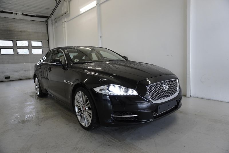 Jaguar XJ XJ  3,0D - fotka 3 z 33