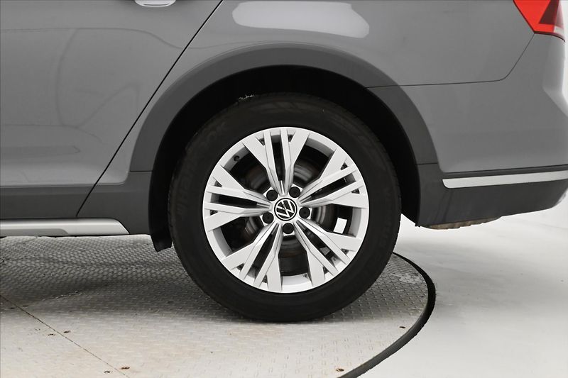Volkswagen Passat 2,0 TDI 147kW 4x4 DSG Alltrack - fotka 33 z 33