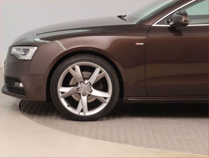 Audi A5 (2016) 1.8 TFSI, Bi-Xenony, Tempomat - fotka 14 z 15