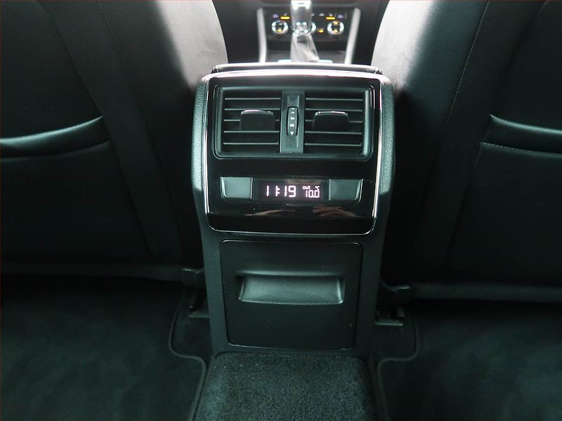 Škoda Superb (2020) Sportline 1.5 TSI - fotka 27 z 28