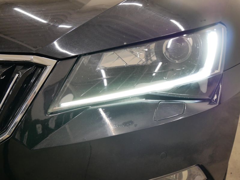 Škoda Superb - fotka 9 z 25