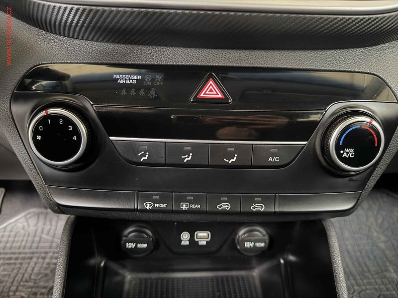 Hyundai Tucson (2019) 1.6 CRDi 4x4, 2.maj,ČR, AC - fotka 14 z 17
