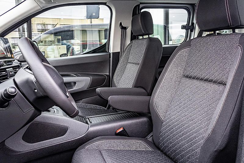 Peugeot Rifter (2025) 1,5 LONG ALLURE BlueHDi 130 S& - fotka 8 z 15