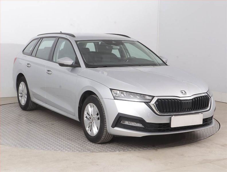 Škoda Octavia (2023) Ambition 2.0 TDI, ČR,1.maj - fotografie inzerátu