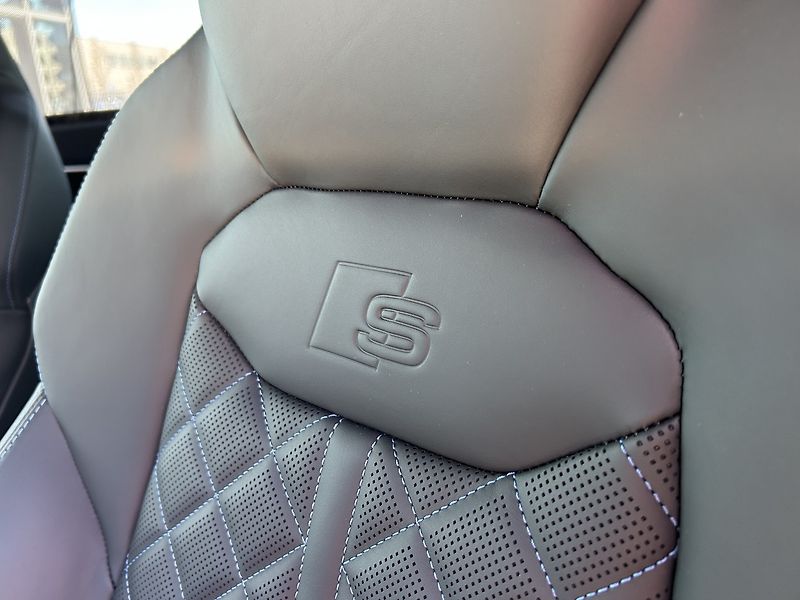 Audi SQ8 4.0 TDI V8 quattro B&O CERAMIC - fotka 29 z 41