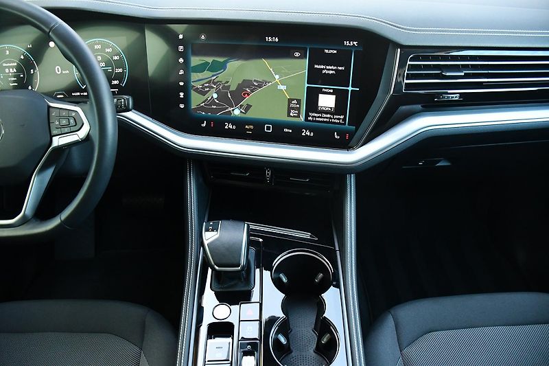 Volkswagen Touareg 3.0TDI 2.SADA KOL ČR - fotka 23 z 54