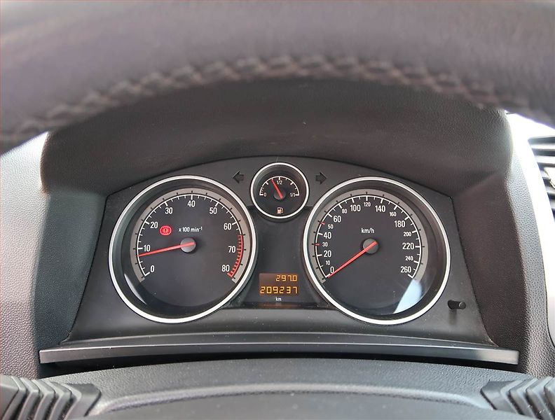 Opel Zafira (2009) 1.6 CNG Turbo, 7 míst - fotka 11 z 18