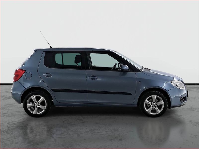 Škoda Fabia (2010) 1.2, Park. senzory - fotka 6 z 17