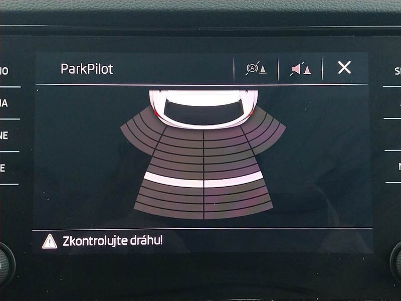 Škoda Karoq (2019) Ambition 1.6 TDI, Automat - fotka 19 z 19