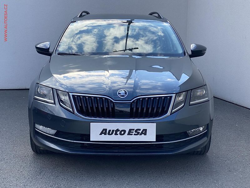 Škoda Octavia (2018) 1.4 G-TEC, Style, park.čidla - fotka 2 z 16